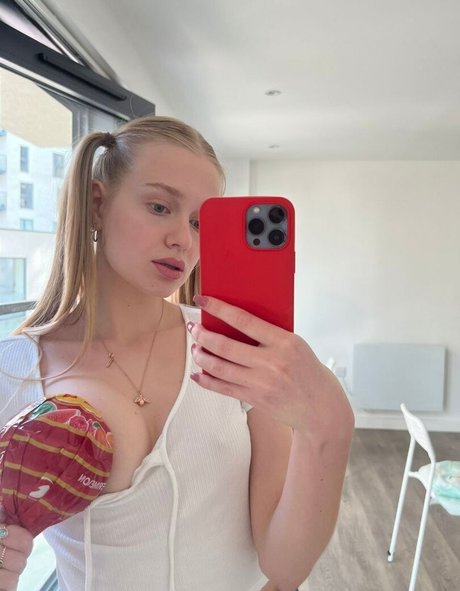 Vladababy nude actress pic