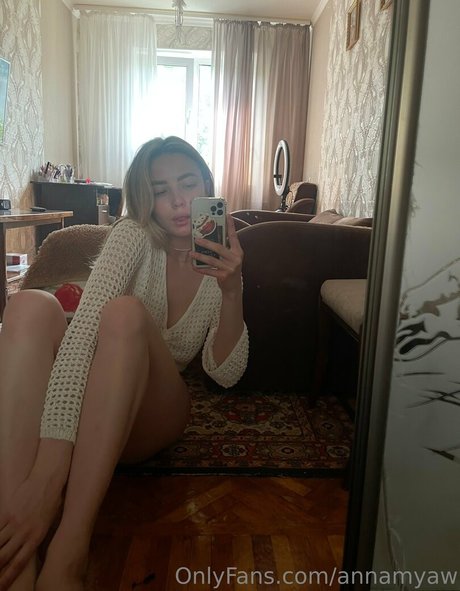 annamyaw nude model pic