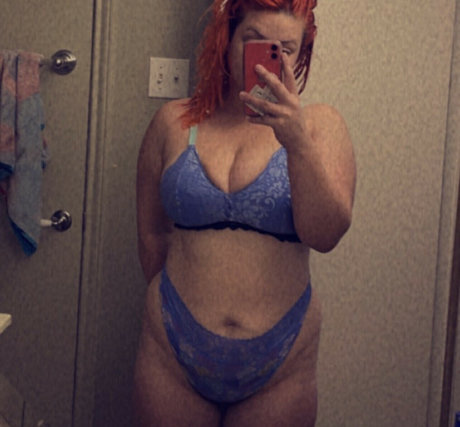 Lilmami303 model naked image