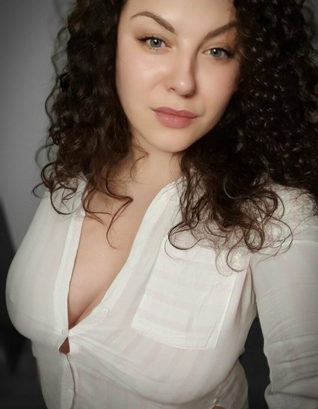 Sofia Curly nudes actress photo