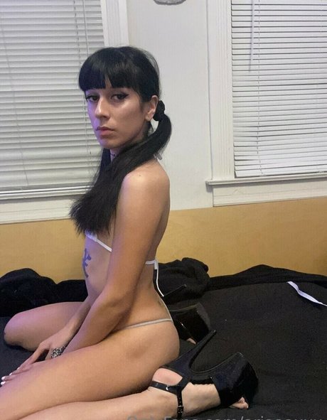 ariaaaxxx pornstar exclusive photos