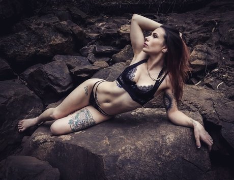 Princess Calay erotic model image