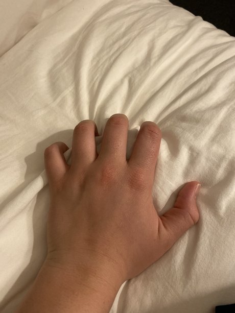 Twigglytoez nudes model img