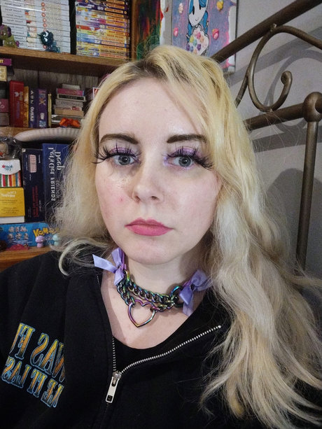 Isla Evangeline high quality actress picture