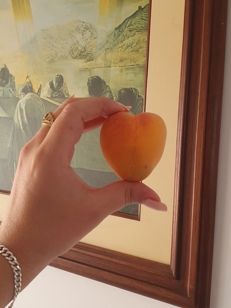 PeachToxic_ nude pornstar pictures