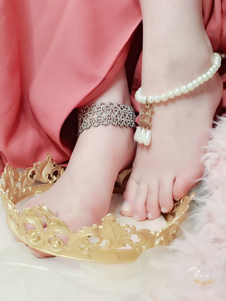 Princess Precious Feet model pretty photos