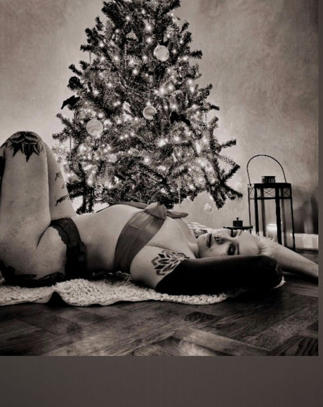 Devil s Savage model adult photos