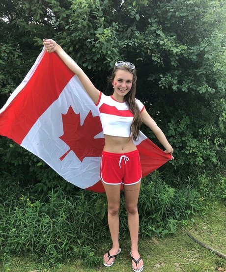 Nikki Roumel pretty star pictures