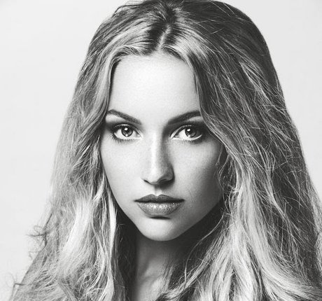 Roxane Hayward art star pictures