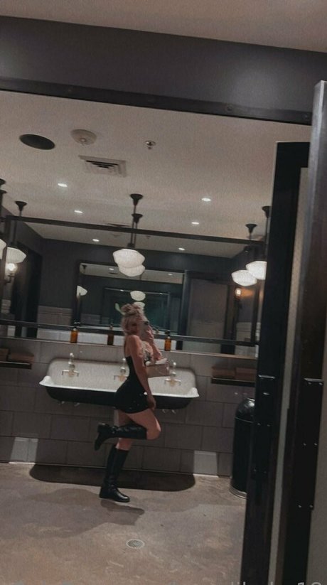 brandibaby18 art pornstar image