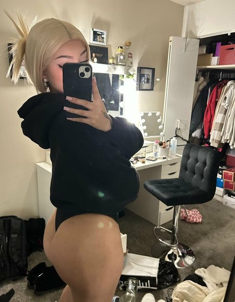 Leslie Emma model erotic galleries