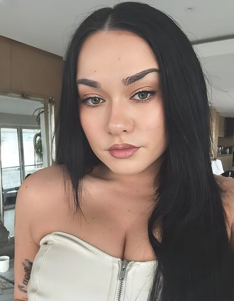 Amy Roseling star pretty photos