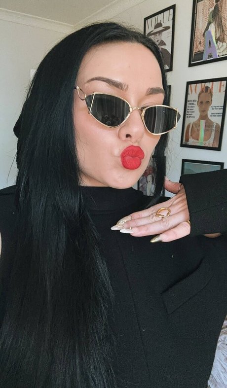 Amy Roseling pornographic model pictures