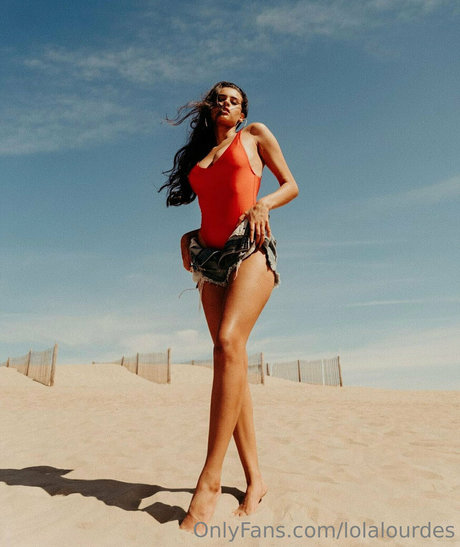 curvy shemale onlyfans porn photo