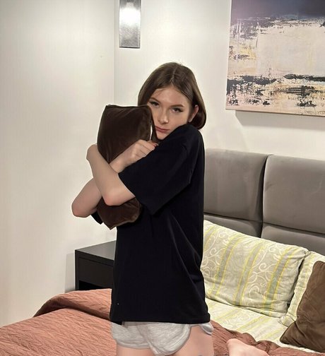 mia ts exclusive actress image