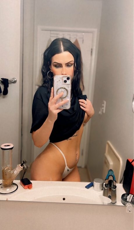 Thesexymilkmaid model naked picture