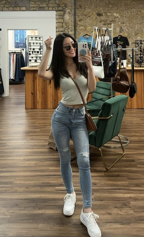 MaryJLeeee star beautiful photo