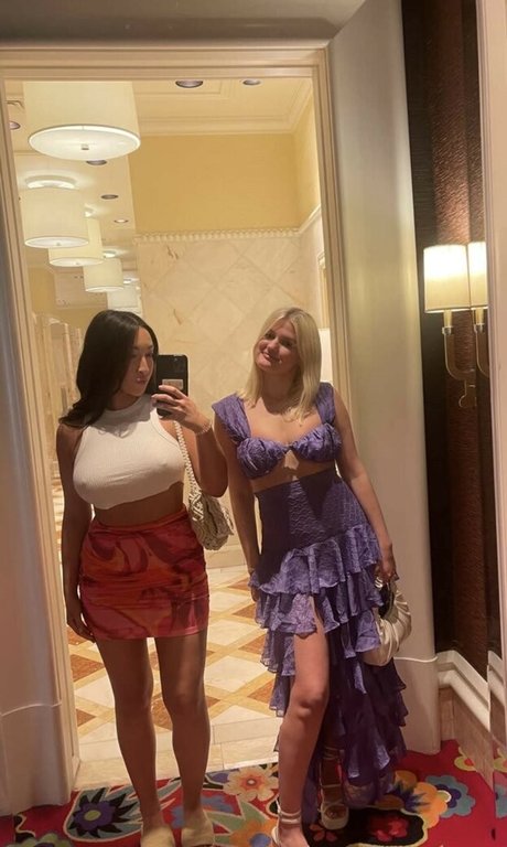 Megfromsnap model top gallery