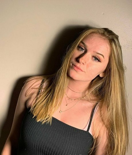 blakebloom model naked gallery