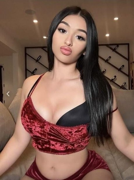 ayelenn art model images