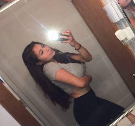 Marisa G model naked img