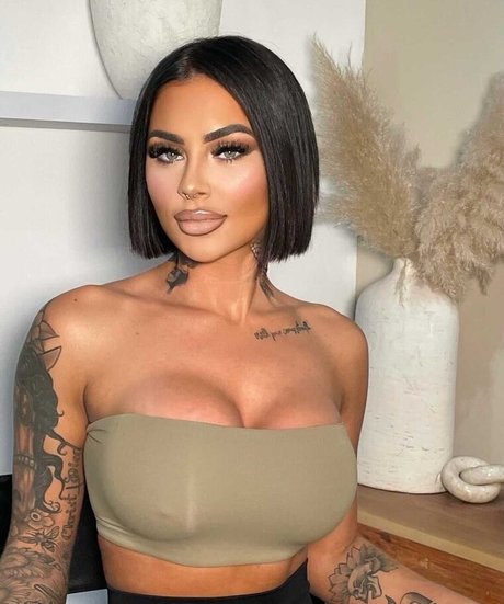 Chanseybrown pornstar erotic pic