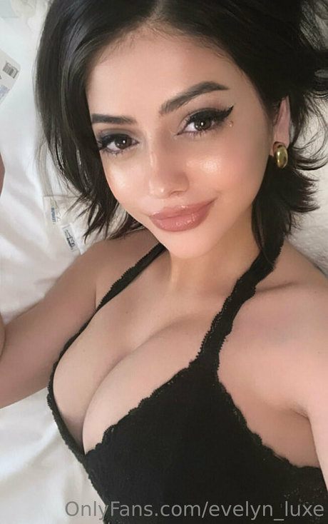 evelyn luxe pornstar erotic pics