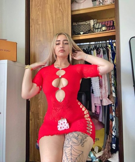 Kaya Field model top photo