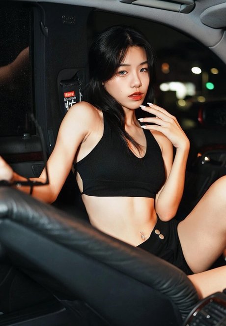 yu___sushi pornstar nude image