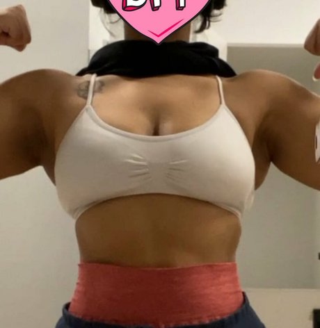 Fwoingus model pornographic photos