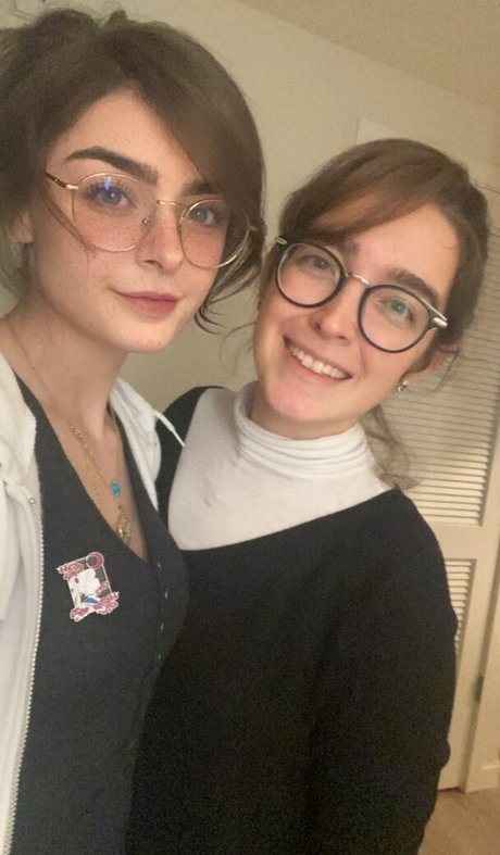 DeputyARUUU naked actress image