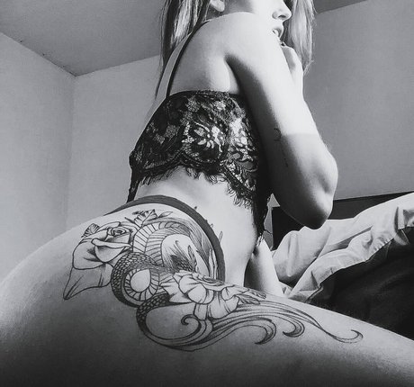 Melanie Ott model sexy pics