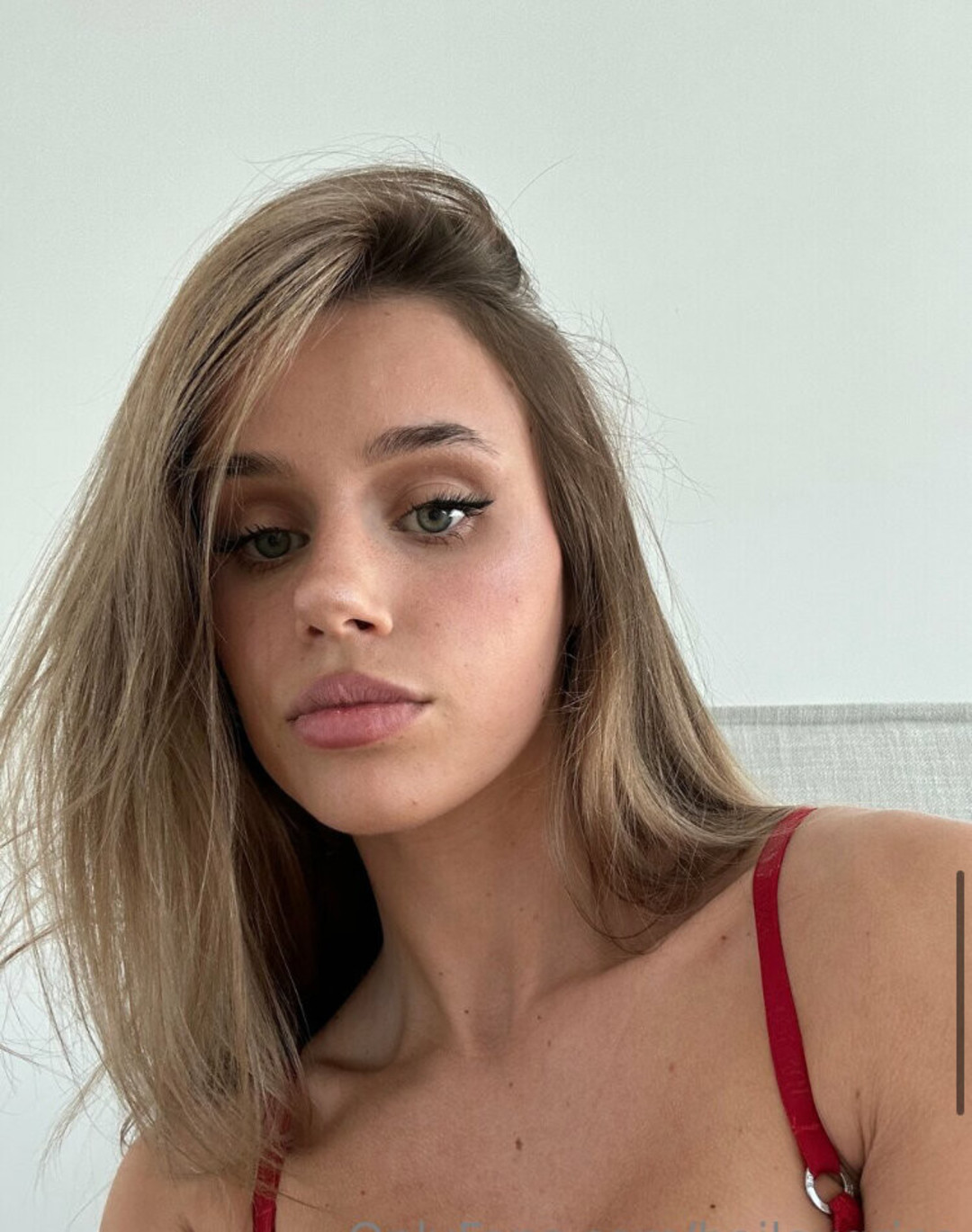 tiny onlyfans pretty image