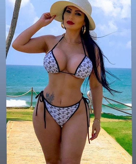 Ana Paulo Oliveira Influencer Milf nice star photos