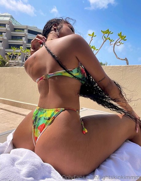 lightskinkim beautiful star picture