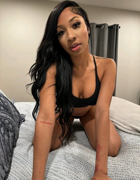 lightskinkim naked pornstar img