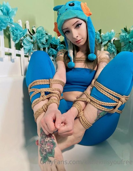 katiekillsyoufree nude actress picture