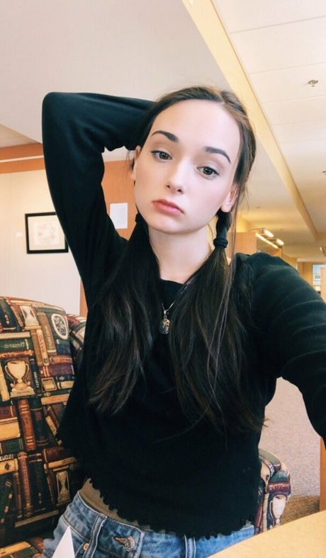 Emma Lilly model free pics