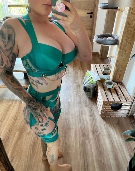 Little Princess Hedi hot actress pics