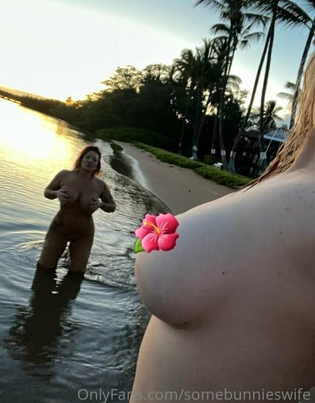 somebunnieswife sexy star photos