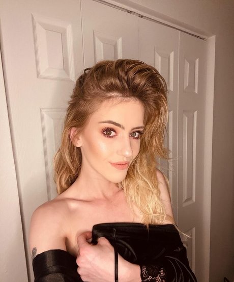 Abby After Dark Profile Pic