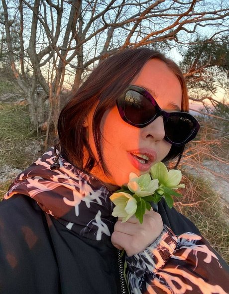 nikushxo free adult model archive