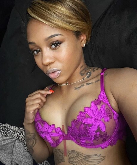 Yuno Zaza pornstar nice photos