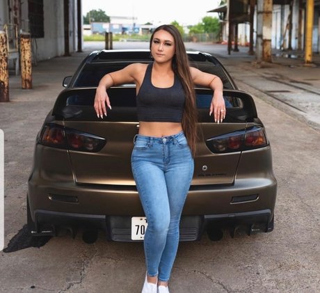 _niki 13 Profile Pic