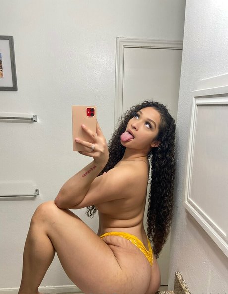 baddgirlriri pornstar exclusive images