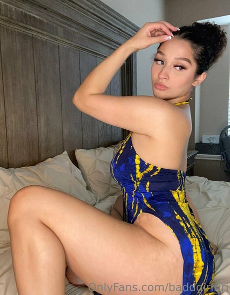 baddgirlriri nice actress galleries