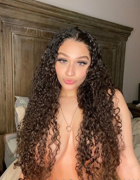 baddgirlriri pornstar naked pictures