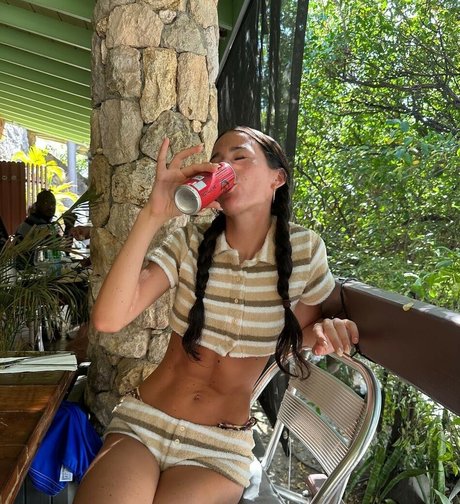 Olivia Neill exclusive actress pictures