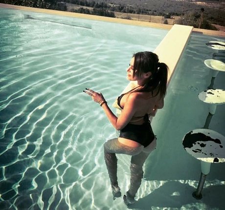 Iulia Carmen pornstar hd photo