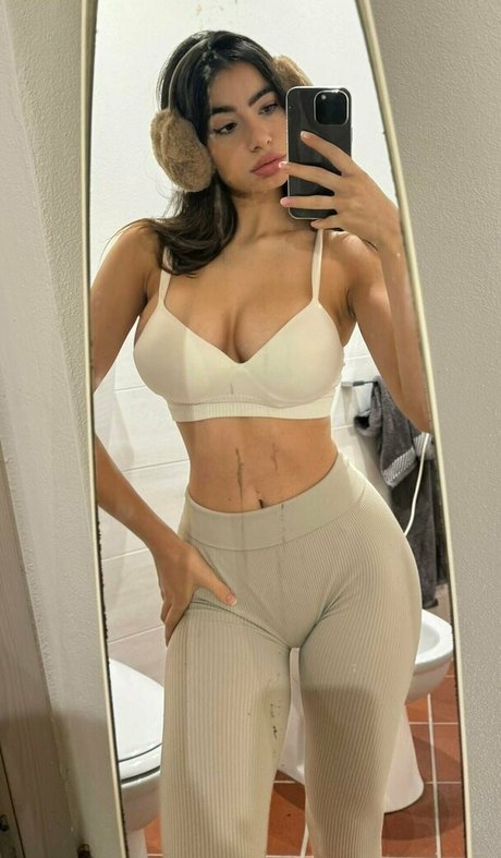 elebertolifree model erotic photos